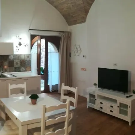 Borgo San Sisto Apartment *